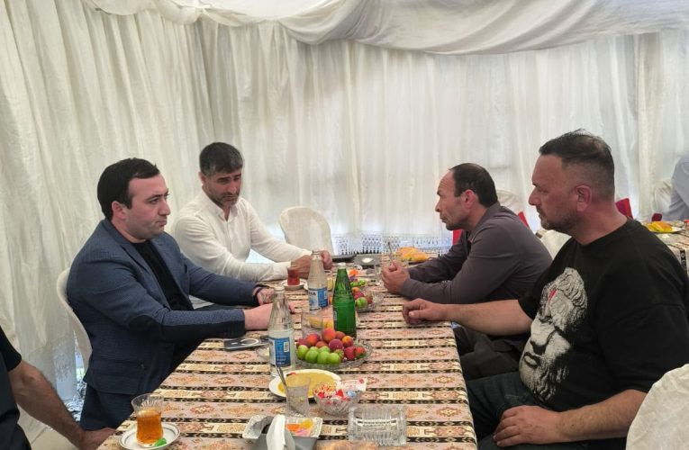 Aktual
                                                
                                                    10 İyun 2026, 17:54                                                
                                            
                                            
                                                
Mahir Süleymanlı şəhid anasının hüzr mərasimində – FOTO