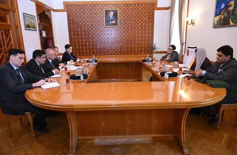 Aktual
                                                
                                                    Bu gün, 15:18                                                
                                            
                                            
                                                
Konstitusiya Məhkəməsində İƏT nümayəndələri ilə müzakirə – FOTO