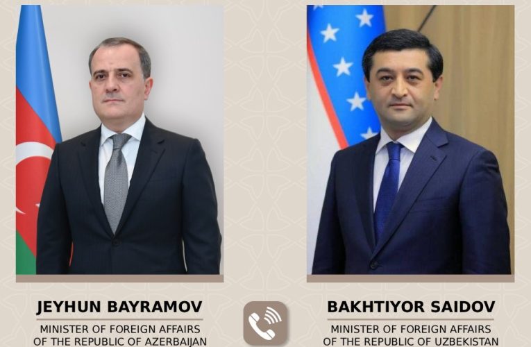 Ceyhun Bayramov özbək həmkarı ilə müzakirə apardı