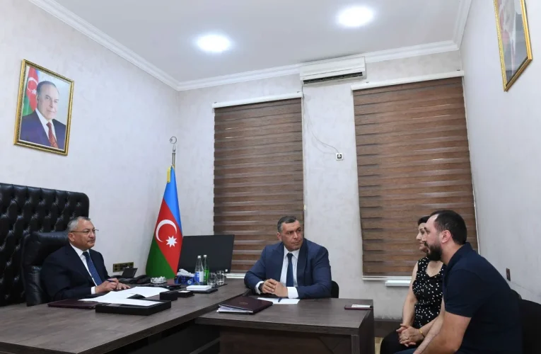 Aktual
                                                
                                                    Bu gün, 13:15                                                
                                            
                                            
                                                
Rövşən Rzayev vətəndaşların növbəti qəbulunu keçirib – FOTOLAR