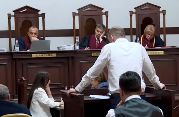 Ermənistanda müxalifət partiyası məhkəmə prosesindən çəkildi