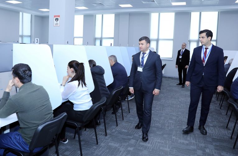 Hakimliyə namizədlər üçün test imtahanı keçirildi