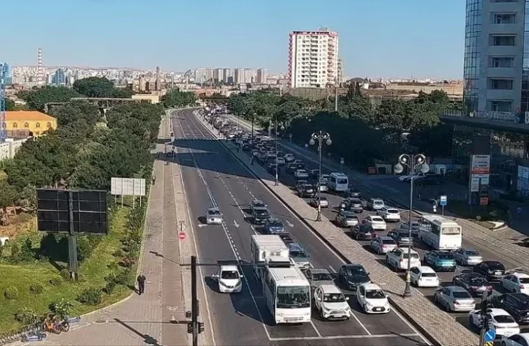Sürücülərin nəzərinə: Paytaxtın əsas yollarında tıxac var