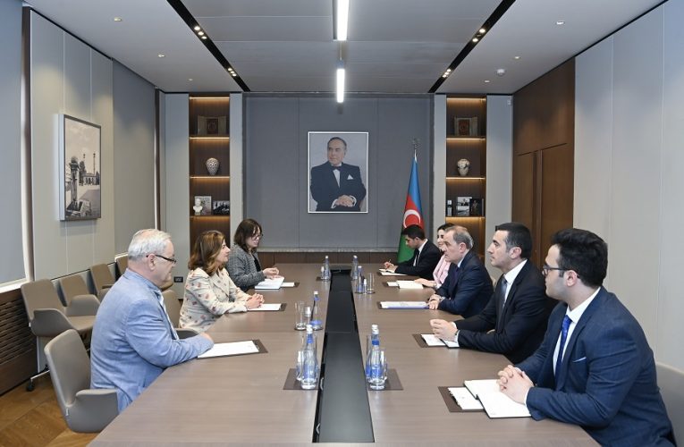Aktual
                                                
                                                    Bu gün, 18:14                                                
                                            
                                            
                                                
Ceyhun Bayramov Bombergerlə görüşüb
